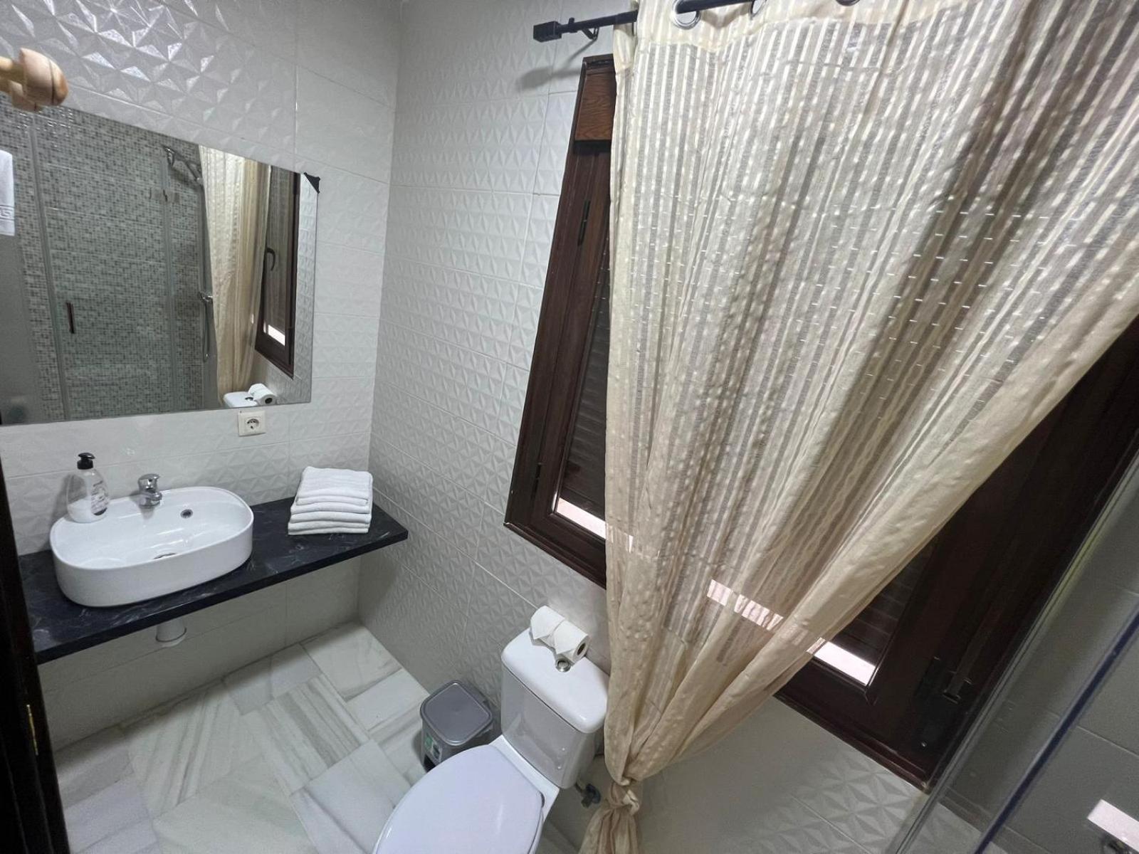 Hostal El Pasaje 蓬特赫尼尔 外观 照片