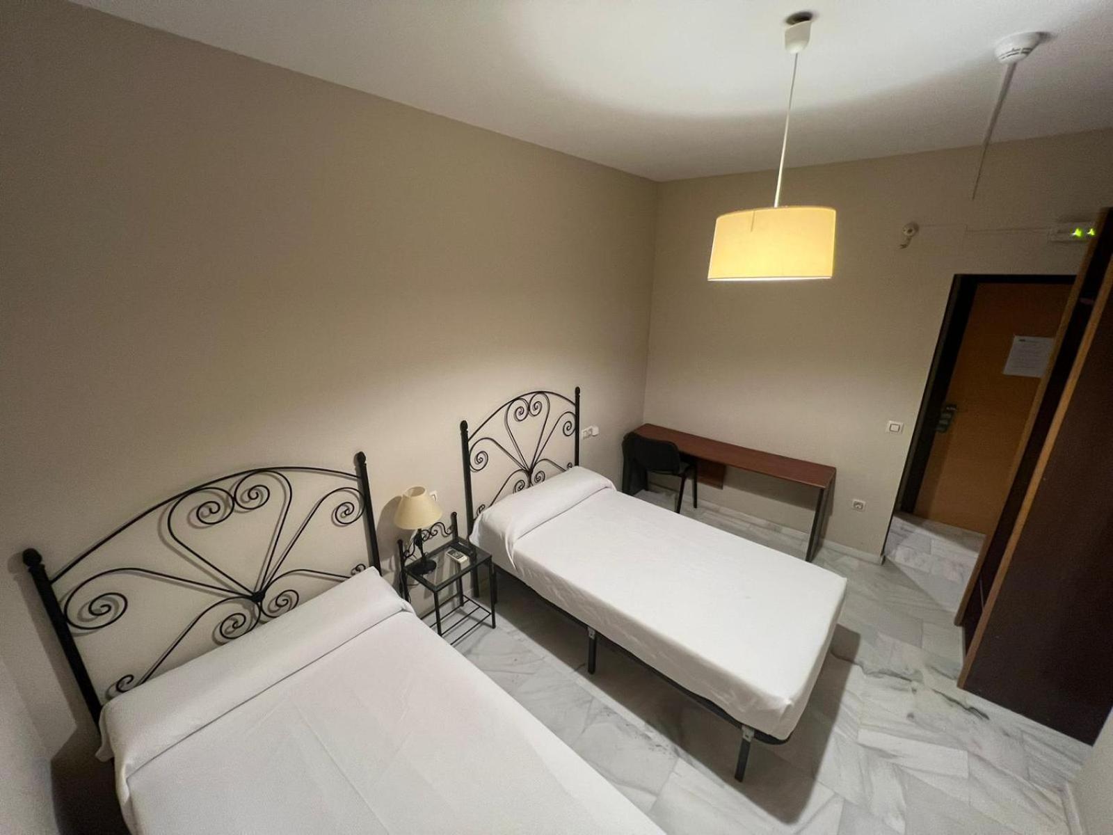 Hostal El Pasaje 蓬特赫尼尔 外观 照片