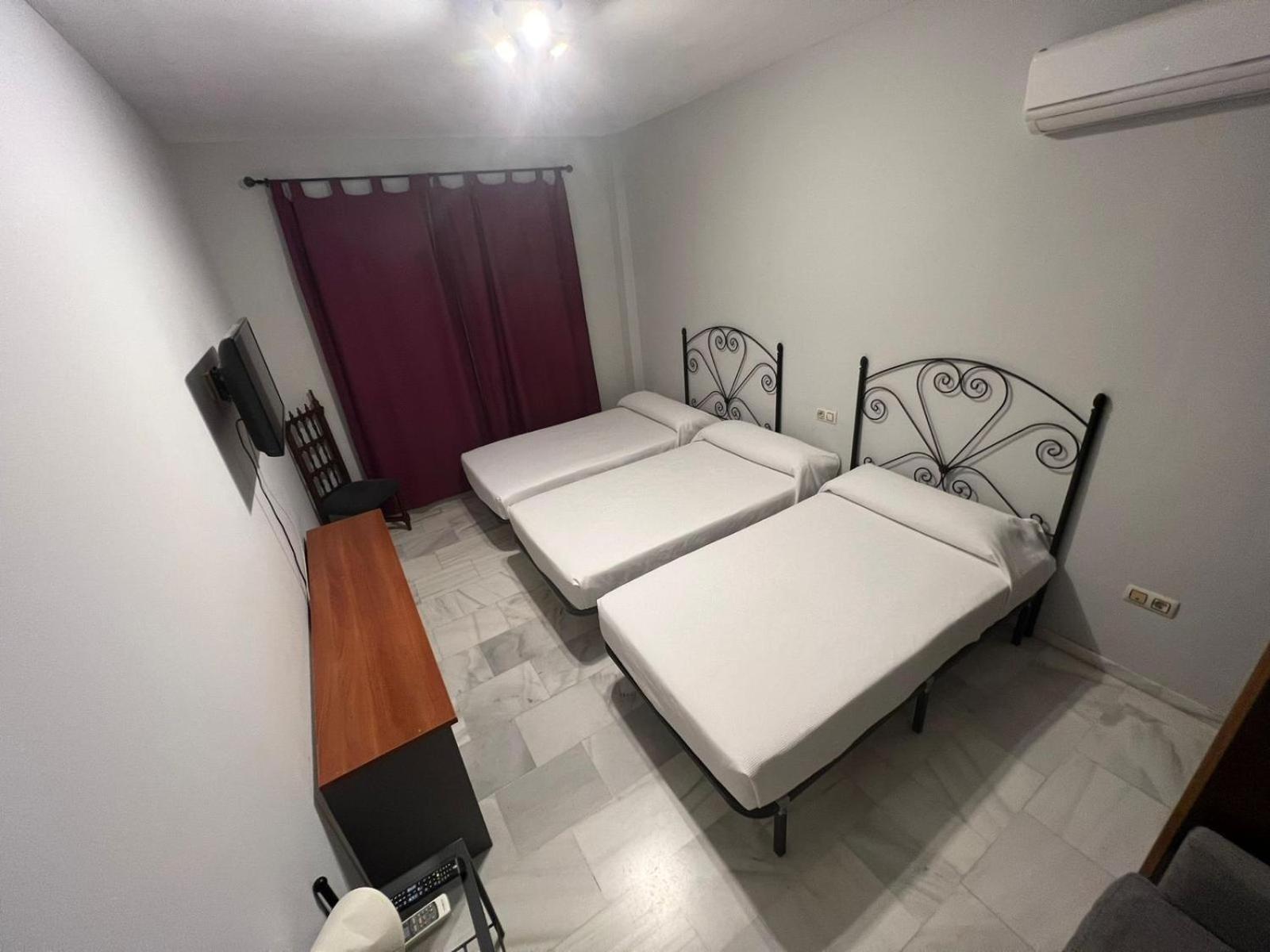Hostal El Pasaje 蓬特赫尼尔 外观 照片