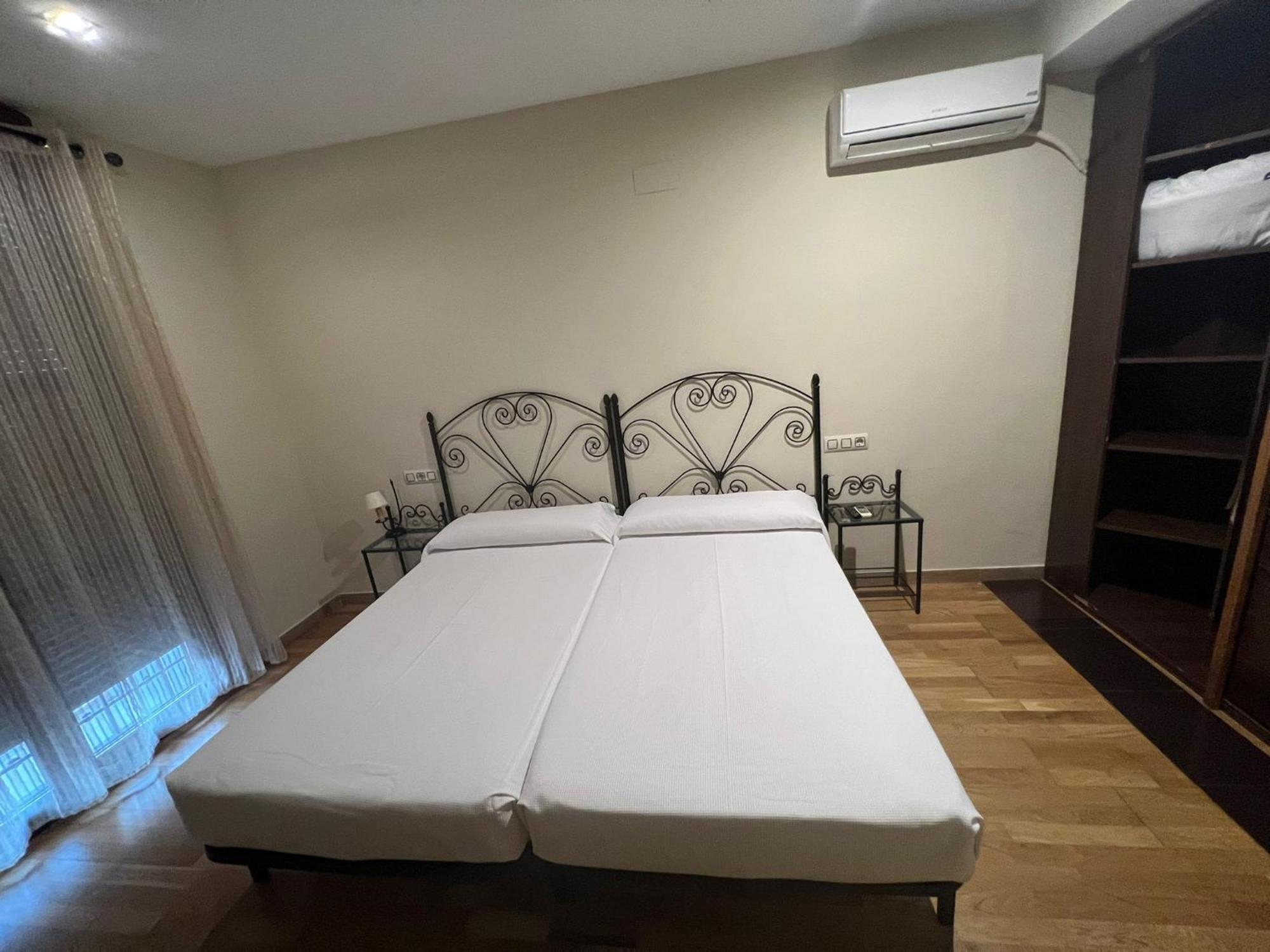 Hostal El Pasaje 蓬特赫尼尔 外观 照片